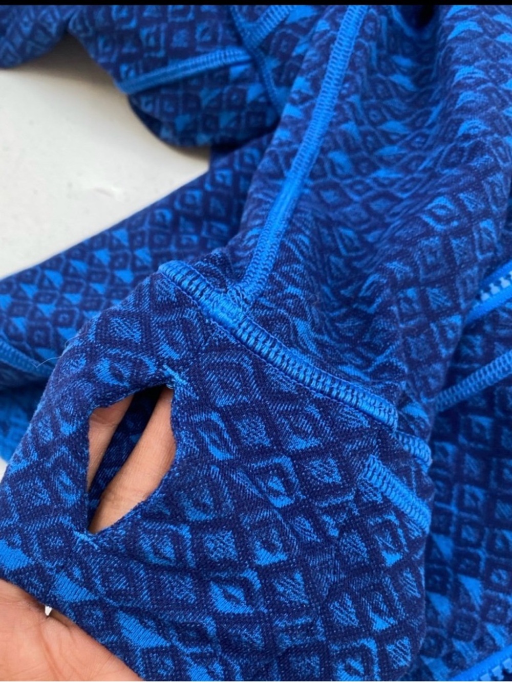 Lululemon Define Jacket Blue Geometric Pattern Full Zip Size 4 Thumbholes - Picture 12 of 13